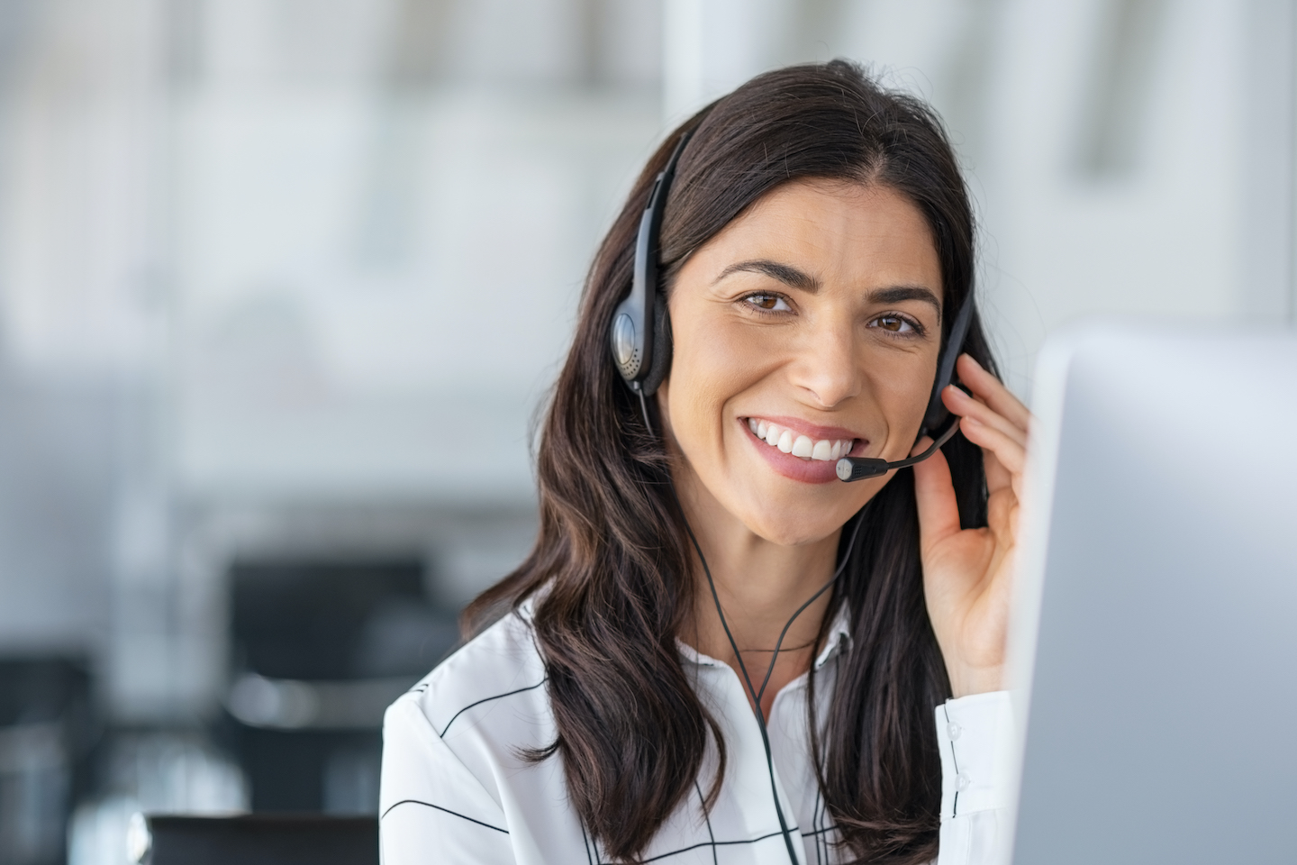 4 Things Lawyers Should Look For When Choosing a Phone Answering Service